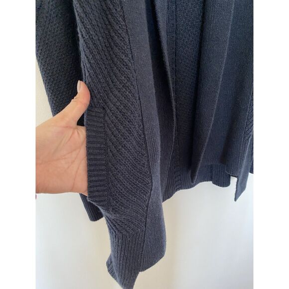 CAbi Countryside Cable Knit Sweater Cardigan Cozy Stylish Fall Layer Pockets XS - Picture 9 of 12